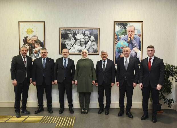 Büyükakın'dan yeni ekibe tebrik turu