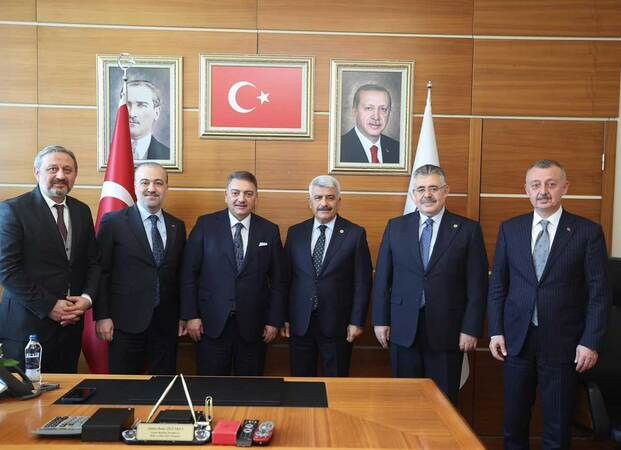 Büyükakın'dan yeni ekibe tebrik turu