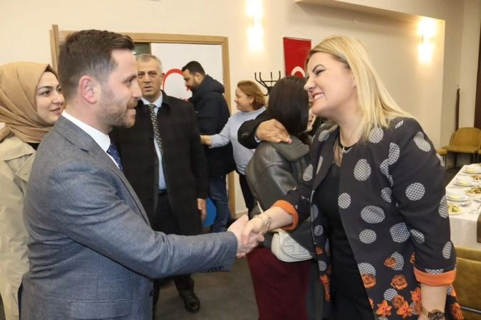 Hürriyet, bu kez iktidarı ve muhalefeti aynı sofrada buluşturdu