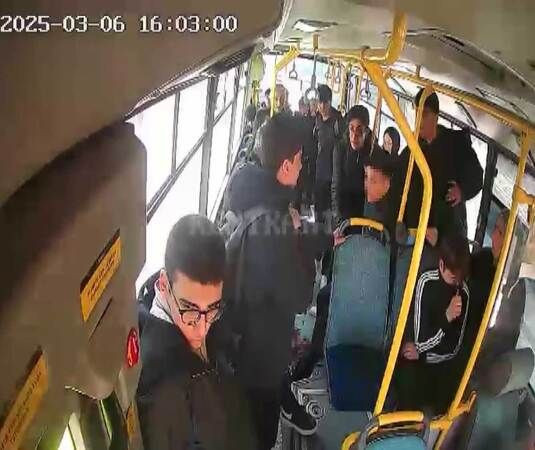 Kocaeli'de gençlerin kavgası kanlı bitti! İki lise öğrencisi birbirini bıçakladı