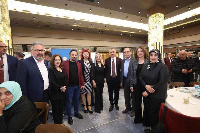 Büyükakın “Aç, açıkta, muhtaç kim varsa Büyükşehir’e iletin”