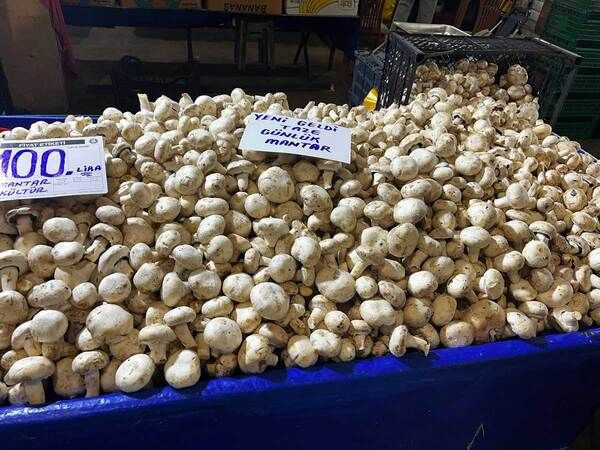 Bayram tatili pazarda fiyatları düşürdü
