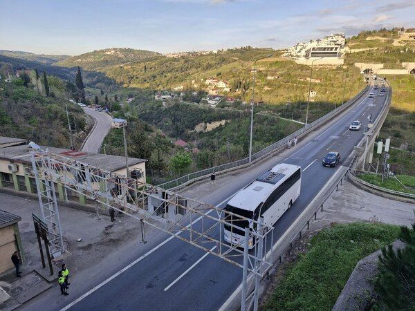 İstanbul istikametinde ulaşıma kapanan yol tekrar açıldı, trafik normale döndü